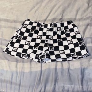 THRIFTED MTV Black and White Shorts Size M